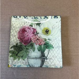 Collage bouquet tray